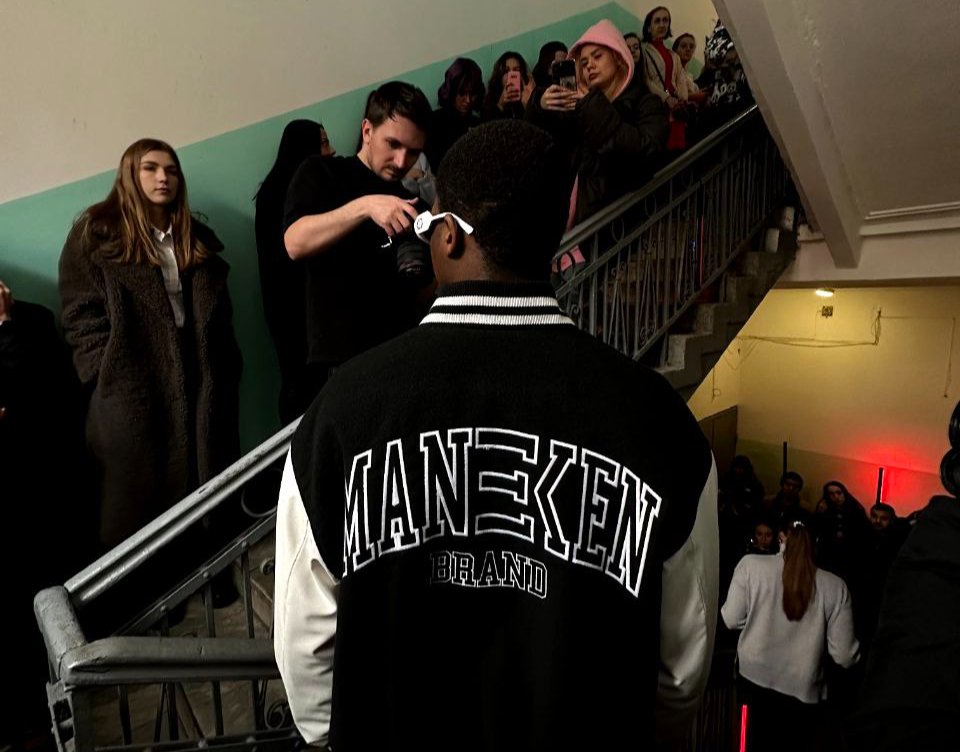 Показ в пятиэтажке. Фото: Сергей Алимов