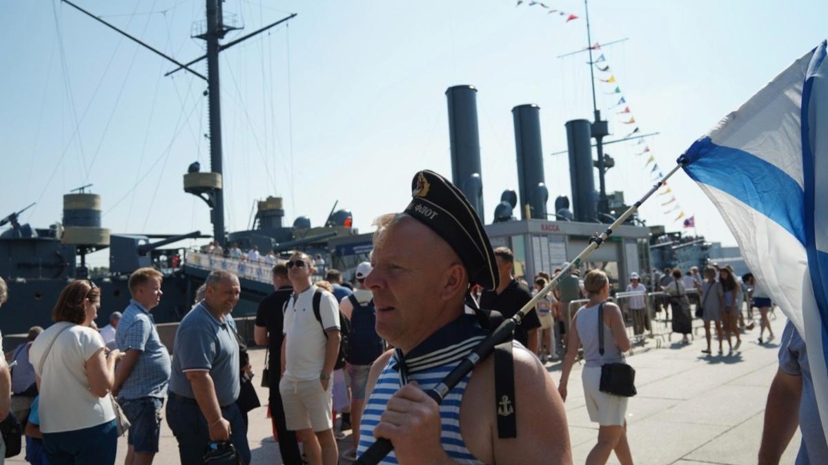 Без парада, но с выставкой «натовской техники»: как в Петербурге будут отмечать День ВМФ — 2026