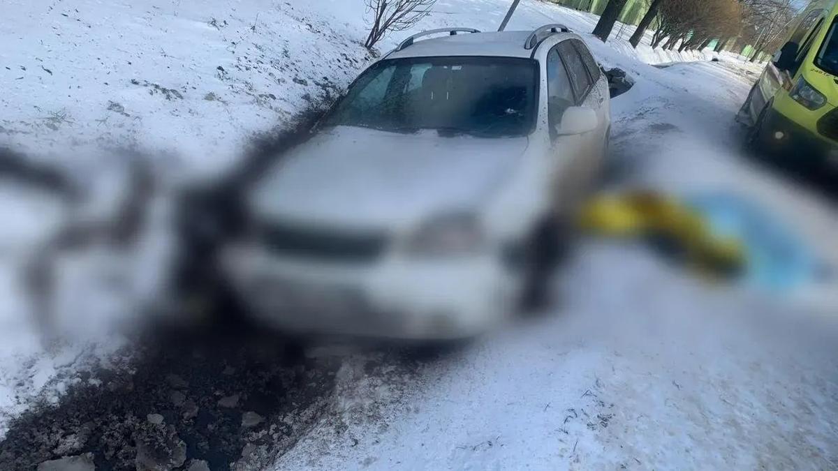 Водитель иномарки погиб в аварии в Стрельне