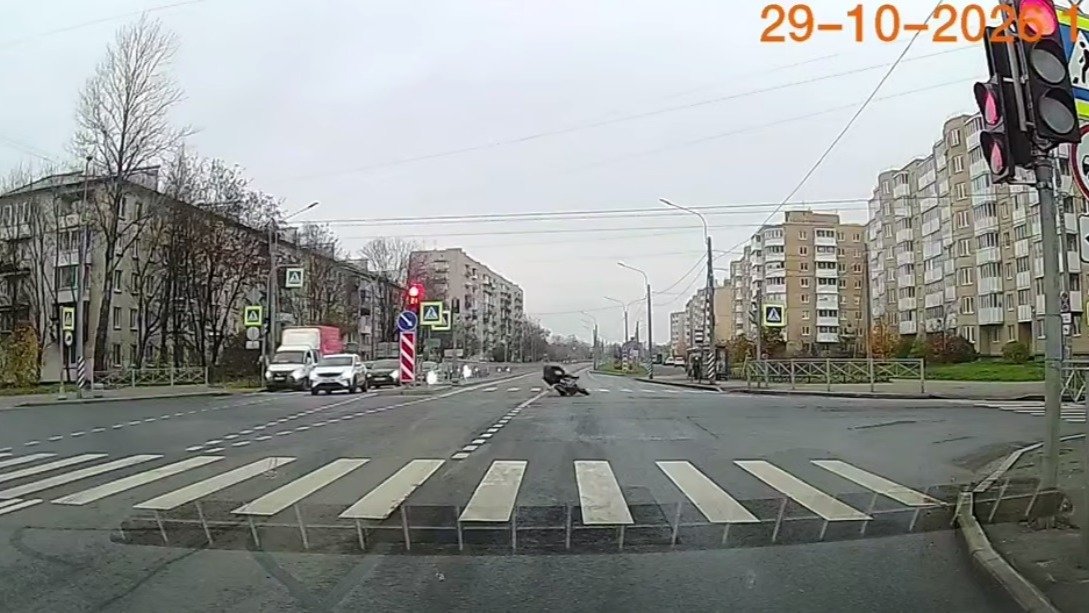 Скриншот видео: «Транспортный коллапс, Красное Село»