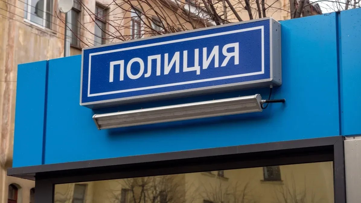 Водители легковушек не поделили Петровский проспект — в ход пошли камень и пистолет