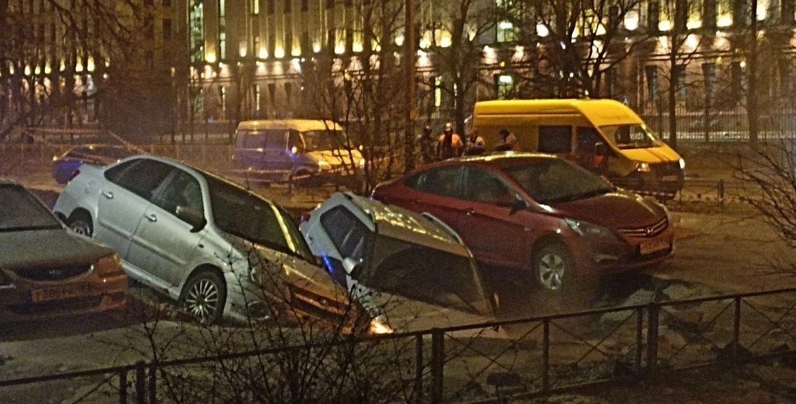 Фото: «ДТП и ЧП | Санкт-Петербург | Питер Онлайн | СПб»