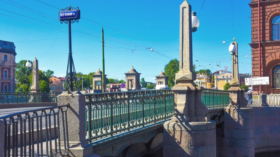 Движение на Мало-Калинкином мосту через канал Грибоедова перекроют с 10 октября