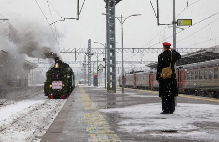 На Финляндском вокзале реконструировали прибытие первого поезда после прорыва блокады