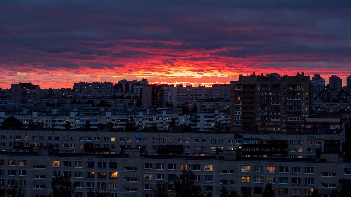 Закат 23 ноября. Метеор Питер. Звездопад Персеиды в Санкт-Петербурге. Персеиды в Санкт-Петербурге фото.