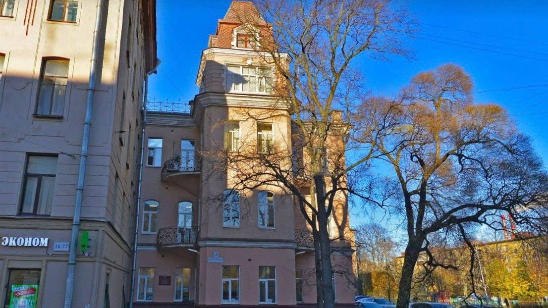 «Дом с павлином» на Пороховской улице в Петербурге признали памятником архитектуры