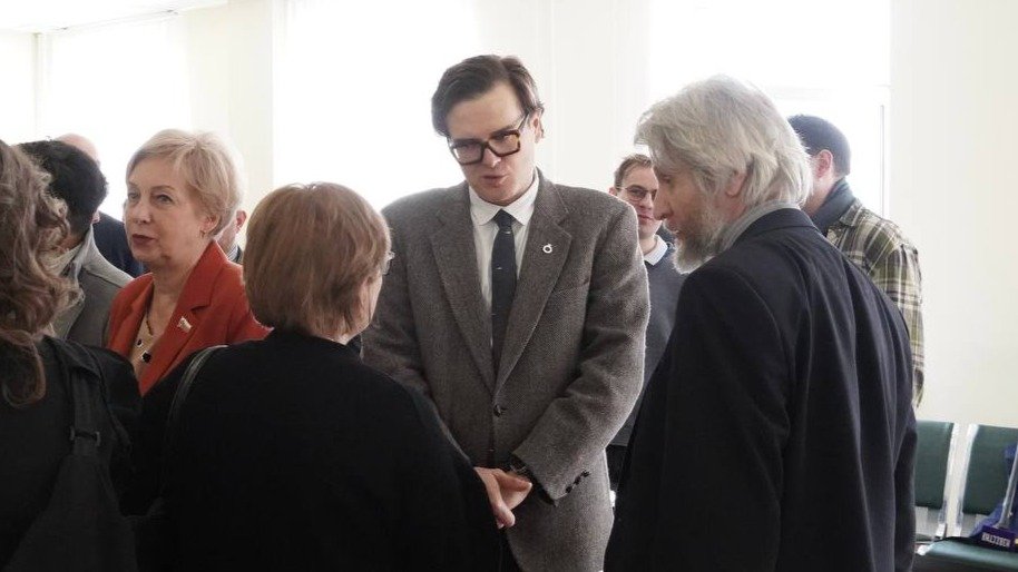 Дмитрий Анисимов (в центре). Фото: Любовь Смирнова / МР7