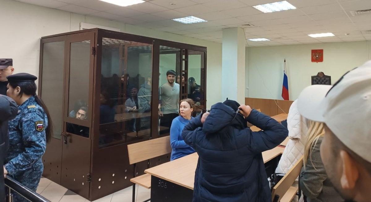 Часть подсудимых ждала приговора в СИЗО, другие — в Центре для мигрантов. Фото: Катерина Иванова / MR7
