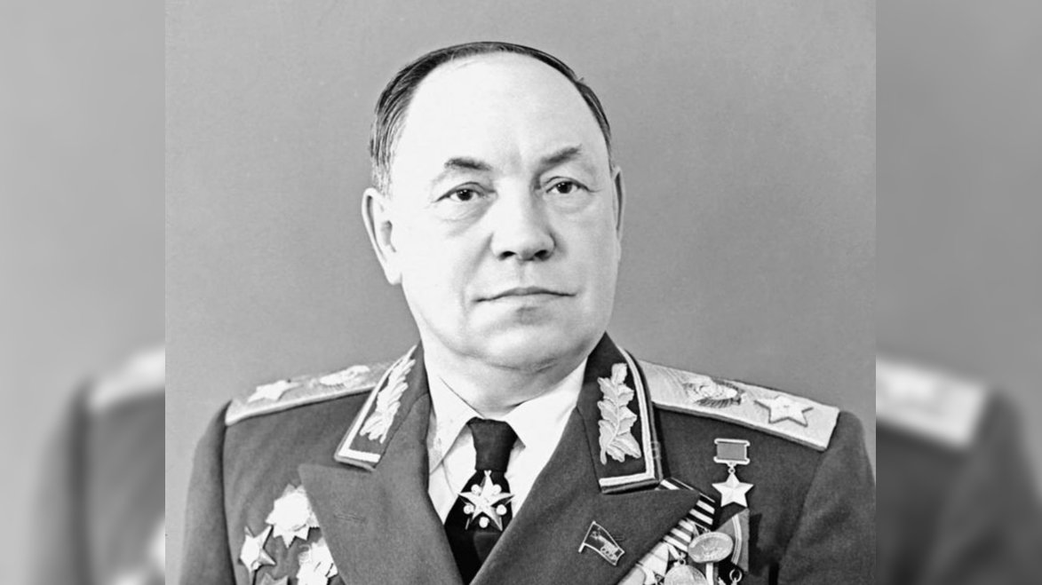 В Московском парке Победы установят памятник маршалу Захарову