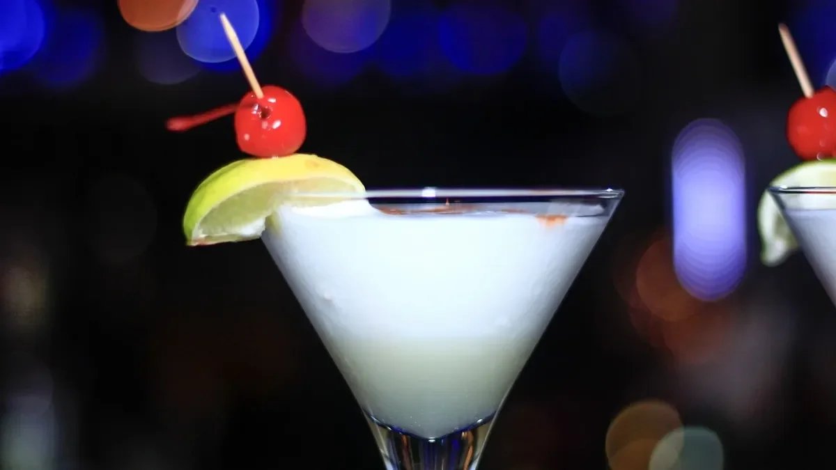 Участника СВО в форме не пустили в петербургский бар — на администратора составили протокол о дискредитации ВС РФ