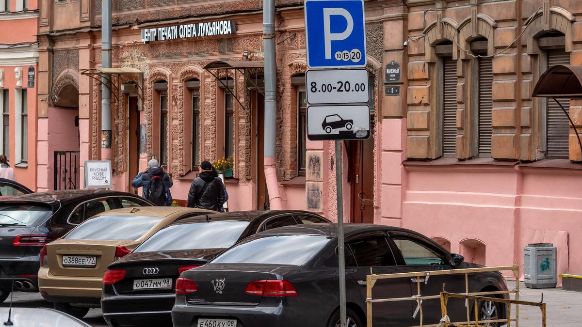 За неделю петербуржцев оштрафовали на 4 млн рублей за неправильную парковку