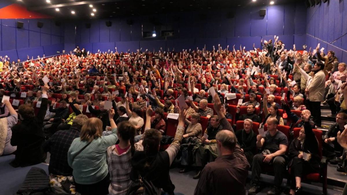 Собрание инициаторов референдума против закона о КРТ в Петербурге состоялось — минимум подписей для заявки набран, но без скандала не обошлось