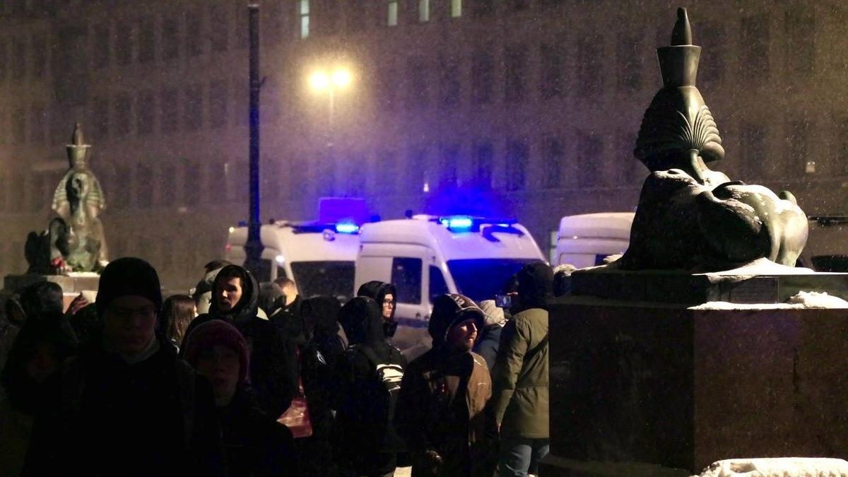 В Петербурге проходят суды по протоколам на задержанных во время акций памяти Навального*