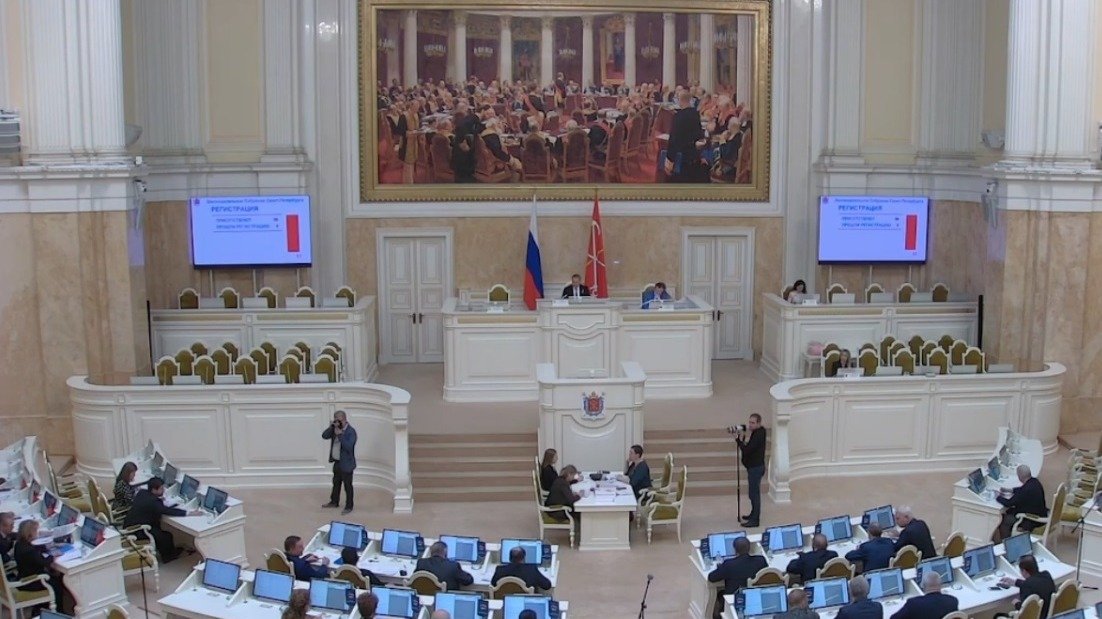 Депутаты ЗакСа одобрили в первом чтении законопроект об увеличении пособия для студенческих семей