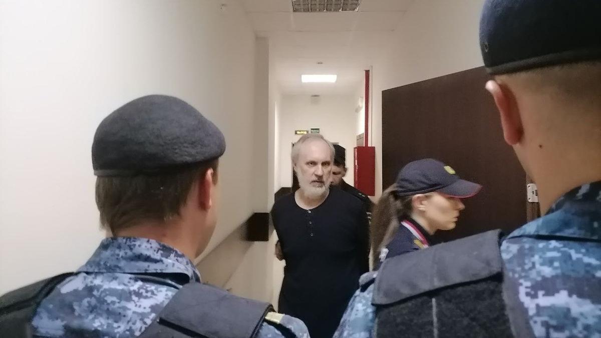 «Признаю себя виновным» — снова. В Петербурге начали заново рассматривать дело священника, обвиняемого в «фейках об армии»