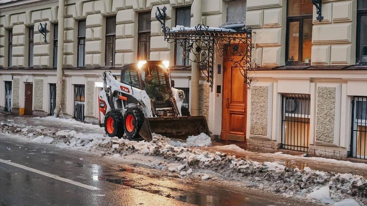 После падения льда на ребёнка в коляске Беглов заявил, что уборка крыш в  приоритете — Новости Санкт-Петербурга › МР7.ру