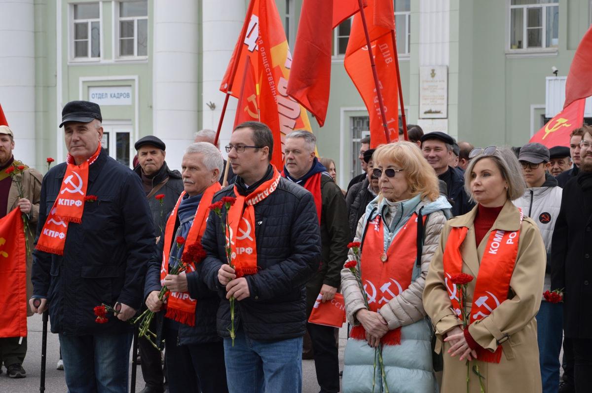 Акция у Северной верфи. Фото предоставлено КПРФ