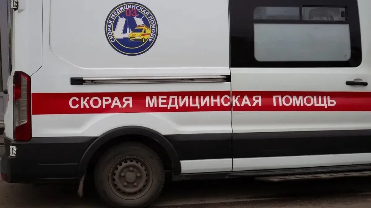 Иномарка сбила 16-летнюю девушку на Каменноостровском проспекте