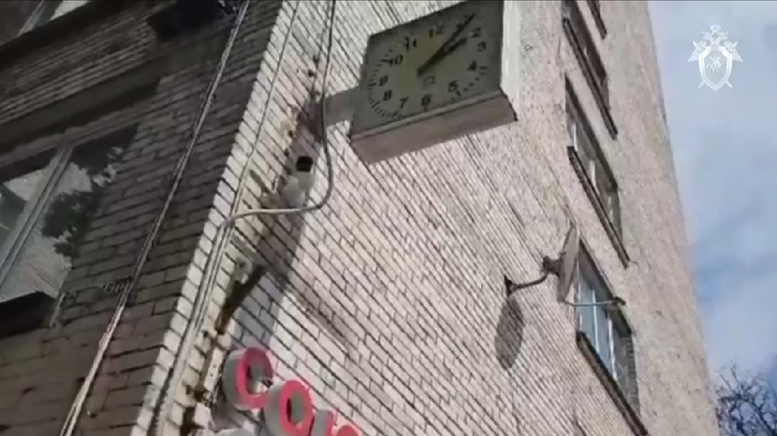 На проспекте Науки мужчина умер, упав с высоты двух метров при ремонте камеры видеонаблюдения