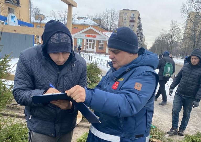 Рейд по пресечению торговли. Фото: пресс-служба комитета по вопросам правопорядка и безопасности