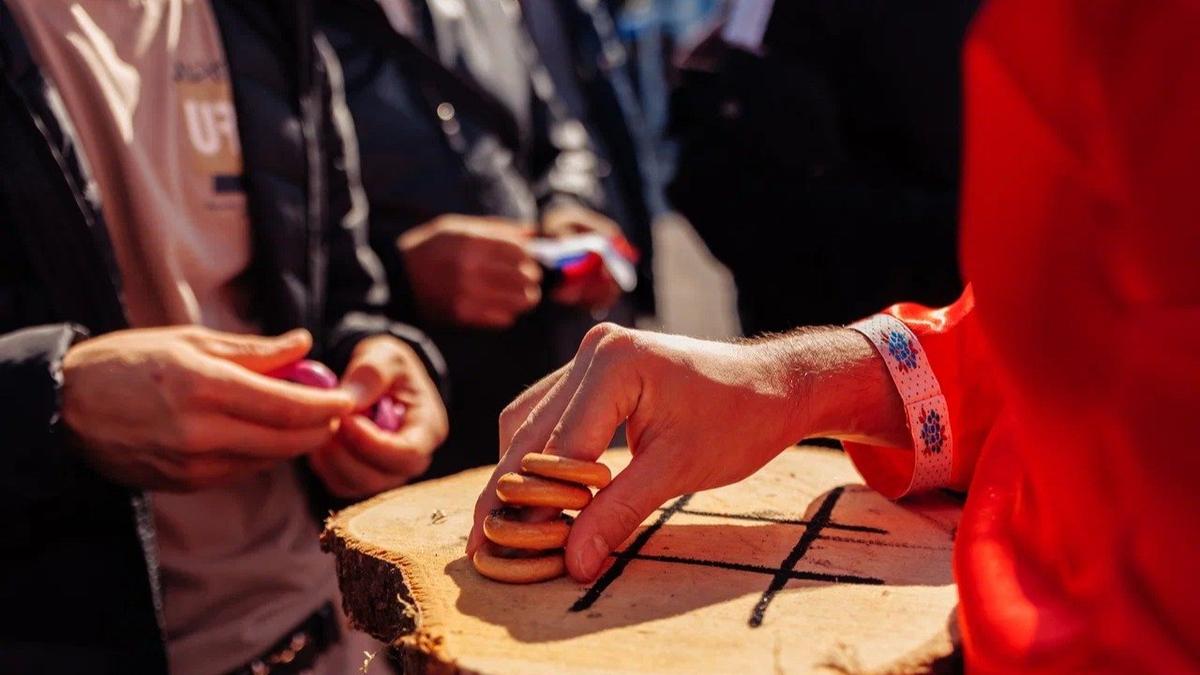 Гостей фестиваля «Многогранный Петербург» знакомят с народными промыслами