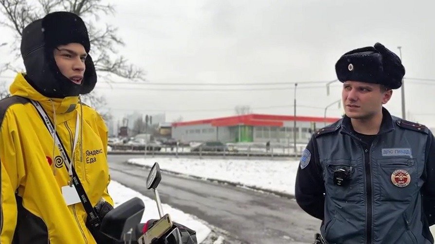 Скриншот видео: ГУ МВД по Петербургу и Ленобласти