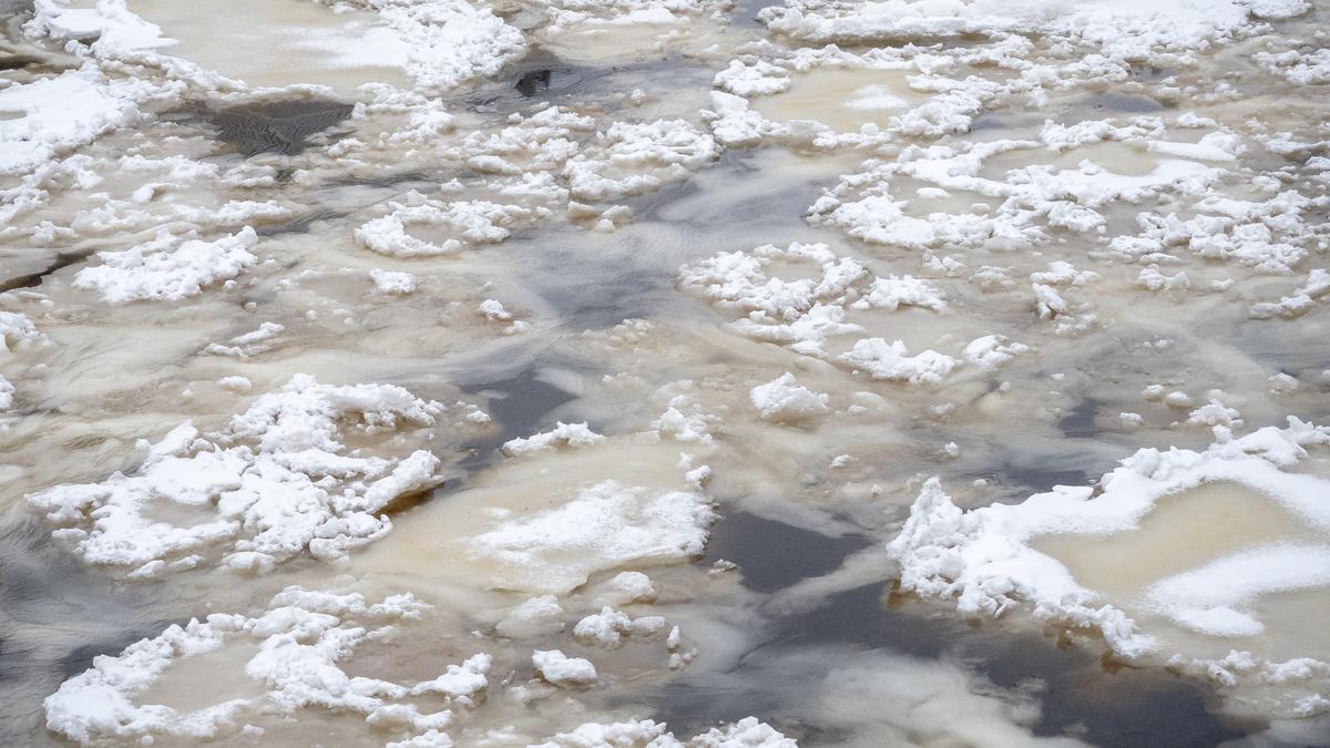 Артист Ледового театра с треском провалился под лёд