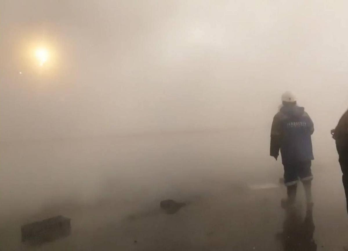 Прорыв на улице Дыбенко. Фото: пресс-служба СК по Петербургу