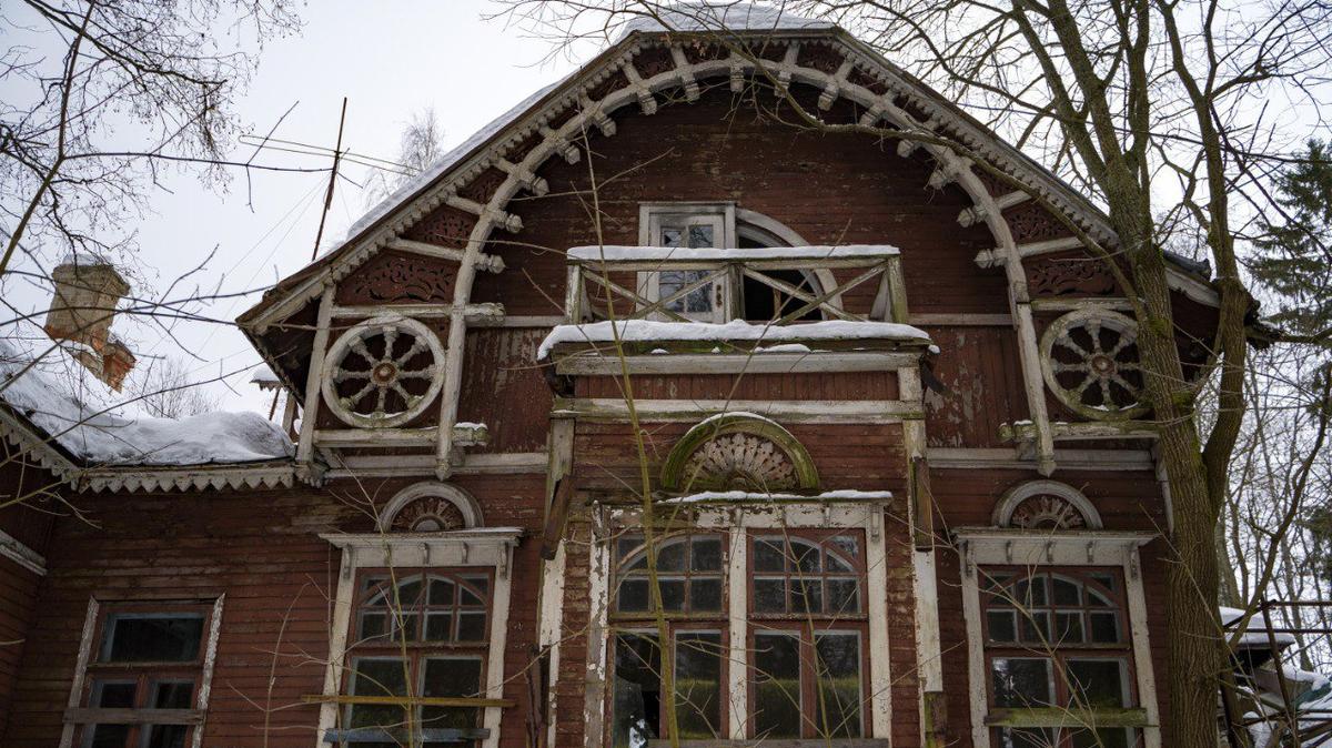 Петербургские градозащитники посетили Дачу Мюзера