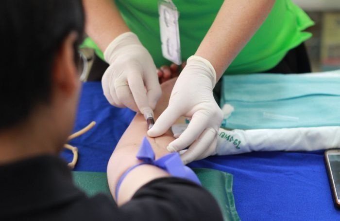 Некоторые больницы заявили о нехватке крови — доноров ждут 12 октября