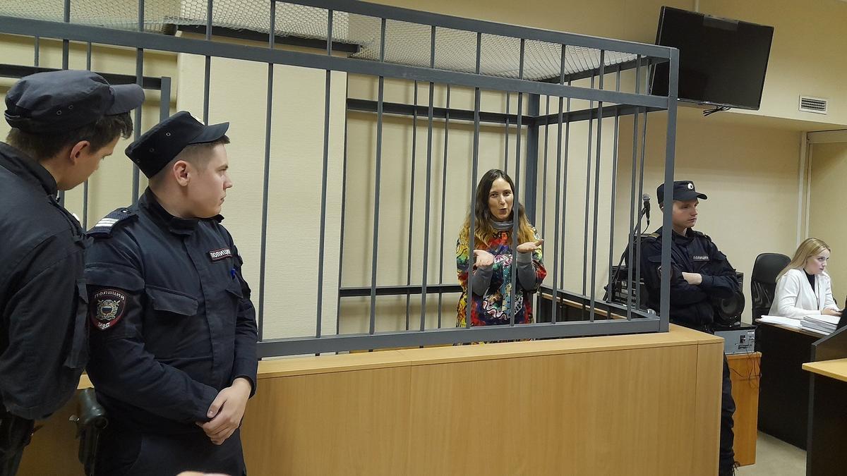 «Наступят другие времена». Защитники Саши Скочиленко завершили прения и потребовали её освободить