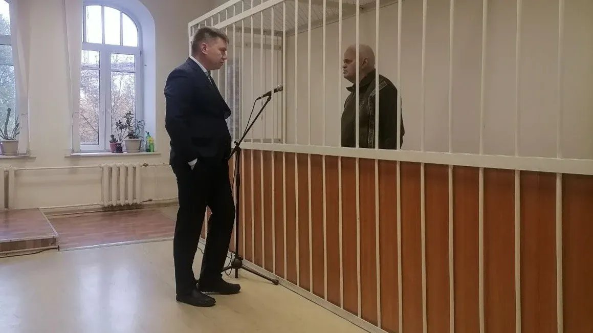 «Воспринял как личную трагедию, крах»: суд предлагает готовиться к прениям по делу обвиняемого в «фейках об армии» политолога, прокурор думает о дополнениях