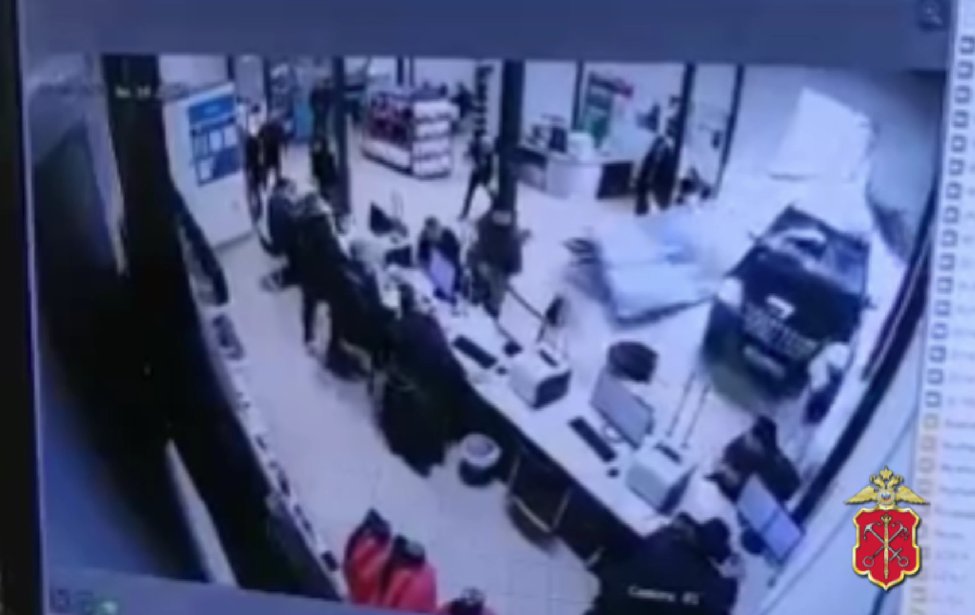 У водителя «Мерседеса», въехавшего в СТО в Старо-Паново, был инсульт ...