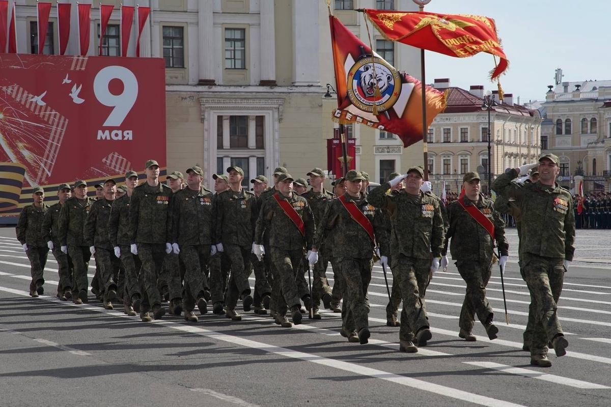Проход колонны военных группировки «Север». Фото: Павел Борисенко / МР7