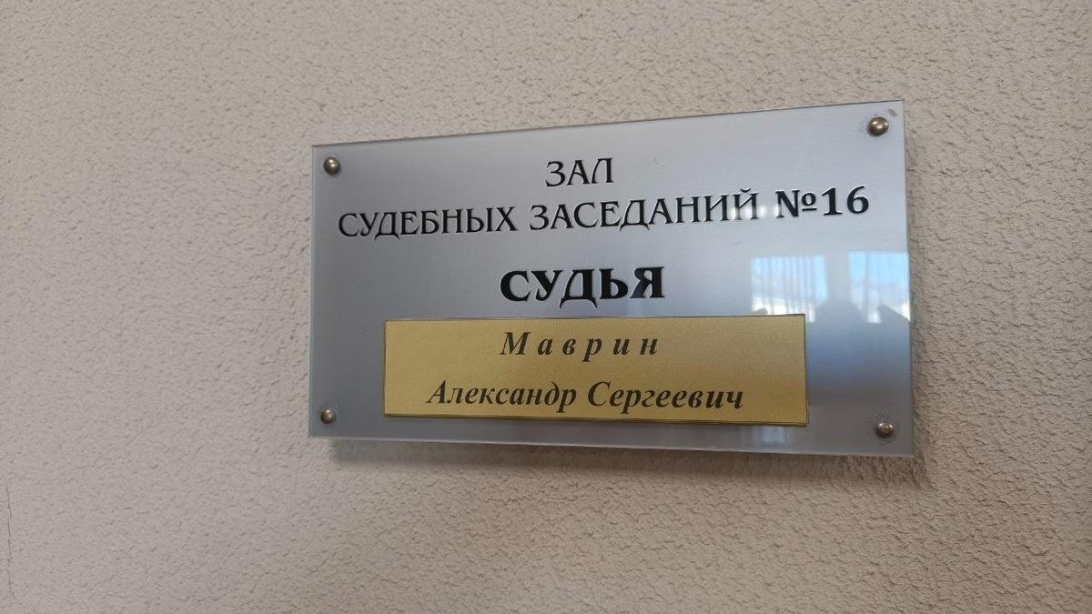 Прокурор просит приговорить обвиняемого в «фейках об армии» Егора Гуляева к 12 годам лишения свободы за три репоста