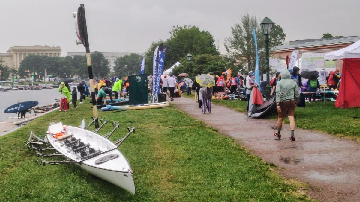 1500 человек приняло участие в Петровском гребном марафоне