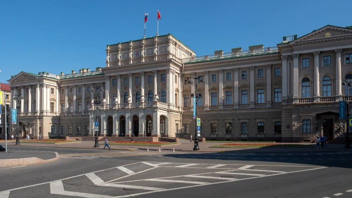 В Петербурге насчитали около 150 объектов культурного наследия в неудовлетворительном состоянии