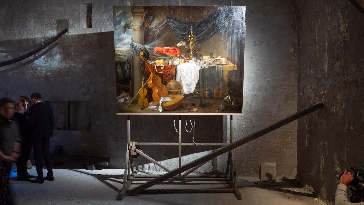 «Думай о времени!» В Эрмитаже показывают восстановленный натюрморт XVII века