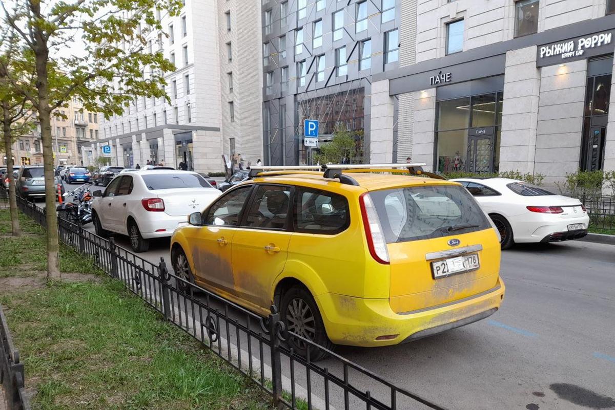 Платная парковка на Социалистической. Фото: Анна Мотовилова / MR7