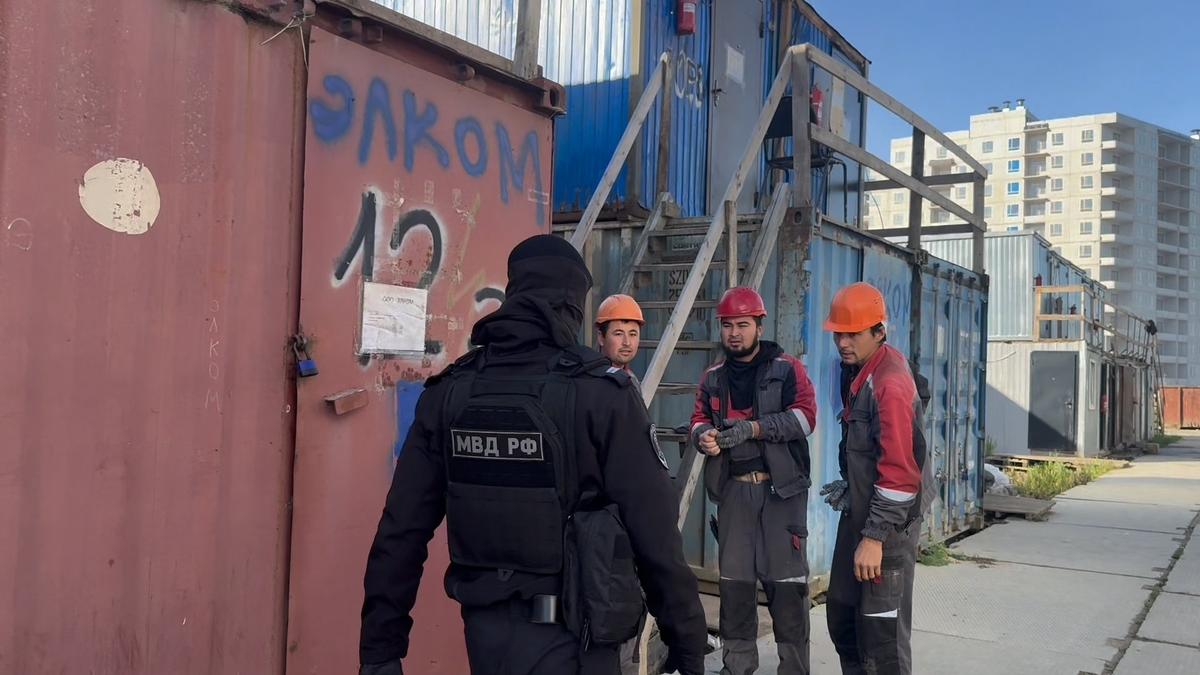 Скриншот видео ГУ МВД по СПб и ЛО