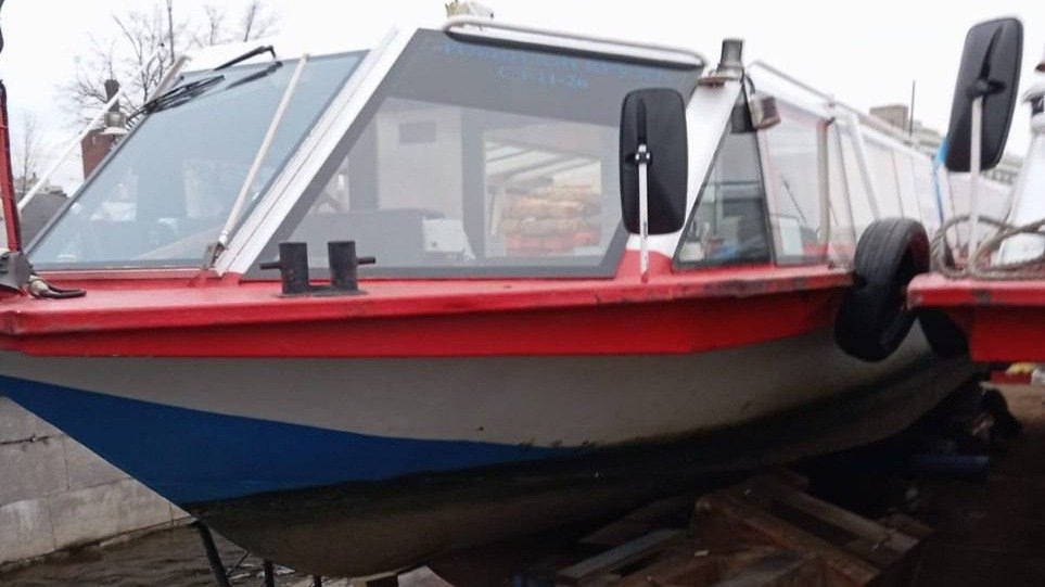 Затонувшая у Выборгской набережной «Джульетта» стала причиной загрязнения Большой Невки