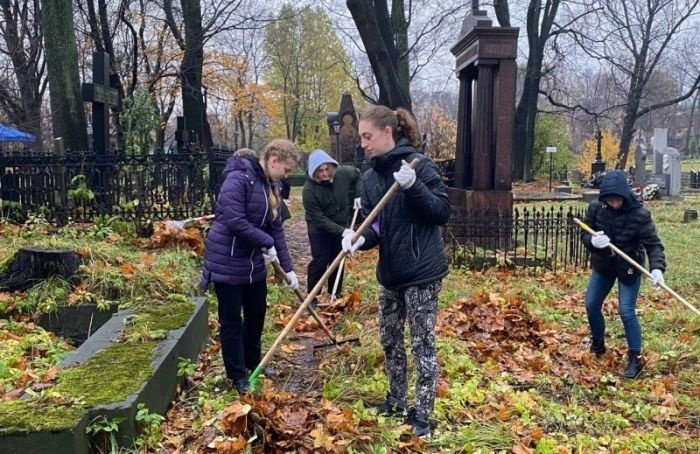 «В апреле повторим?» — как в Петербурге прошёл осенний субботник