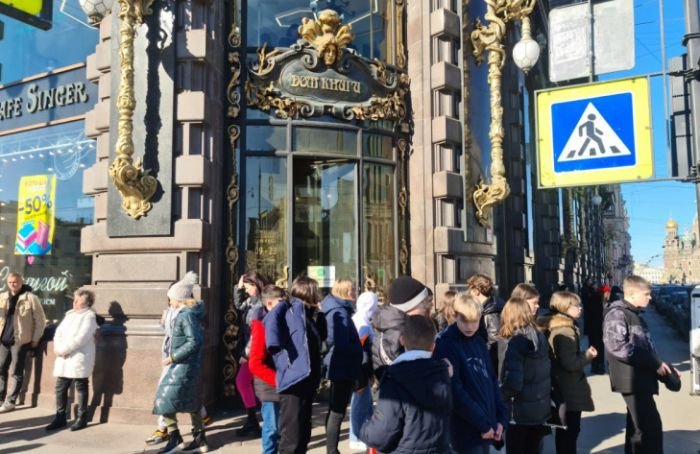 Магазин «Дом книги» на Невском проспекте закрылся «по техническим причинам»