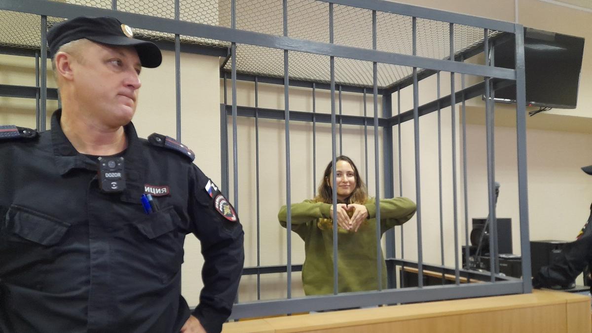 На суде по делу Скочиленко допросили доктора наук, которая раскритиковала экспертизу обвинения, и объявили отвод судье