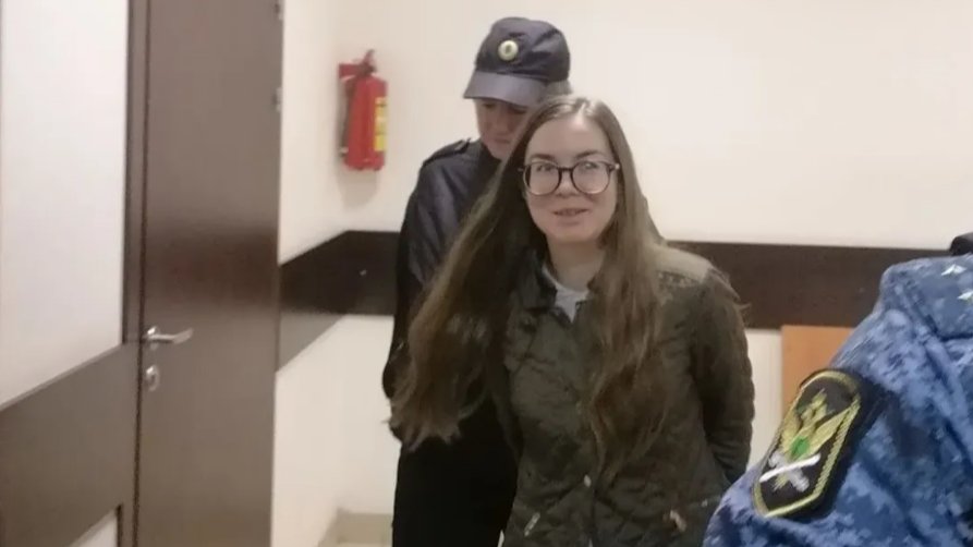 Прокурор просит назначить обвиняемой в фейках об армии Виктории Петровой принудительное лечение