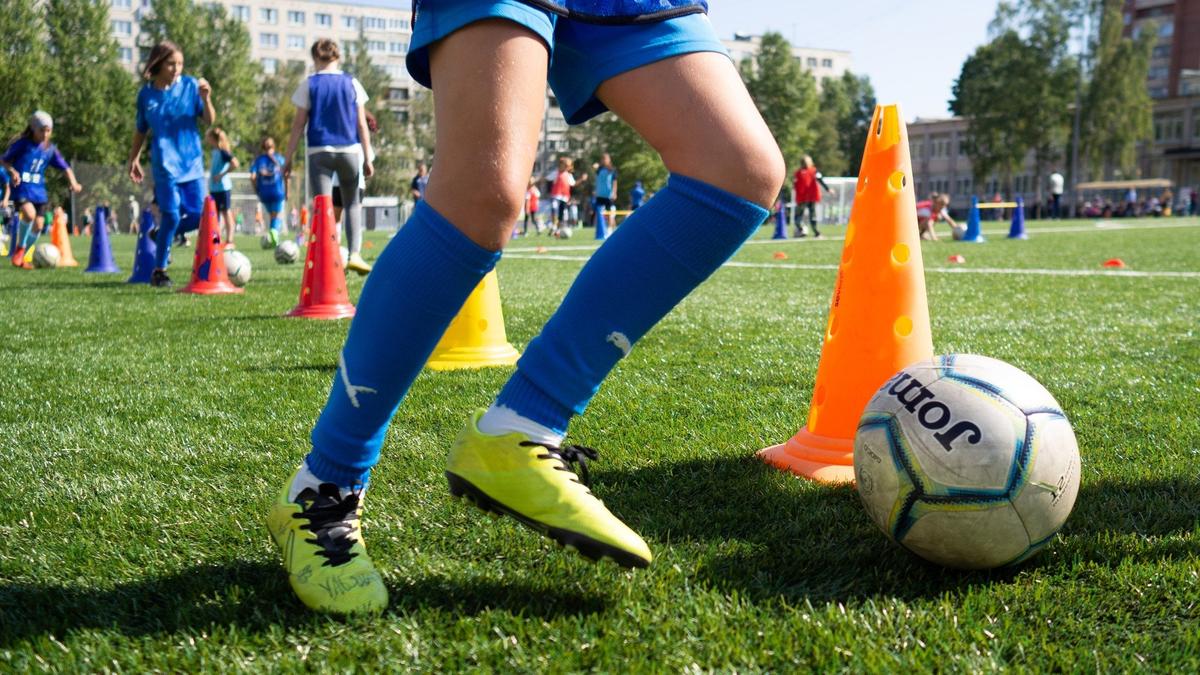 Во Фрунзенском районе прошёл фестиваль футбола для девочек «Мы в игре. Лето»