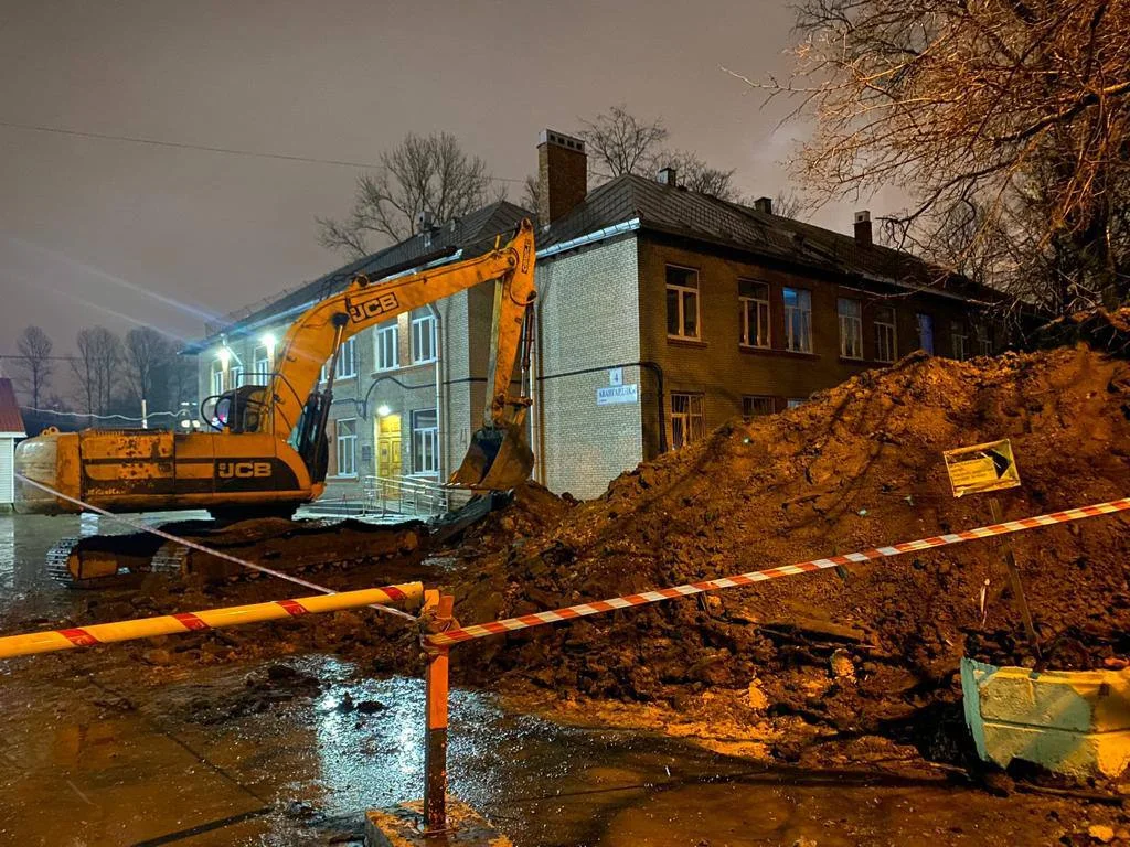 Работы на Авангардной улице. Фото: пресс-служба СК