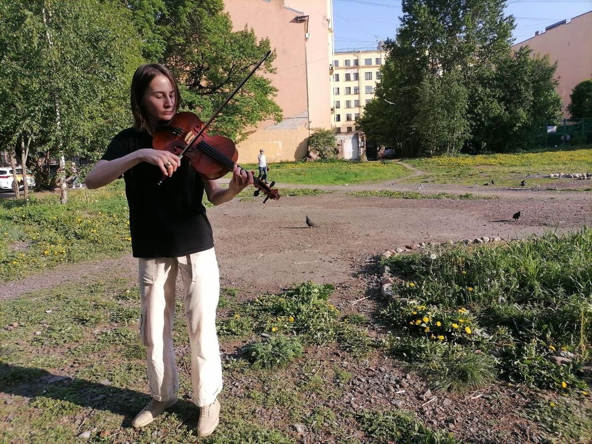 Вечером на месте захоронения первостроителей звучал Бах. Фото: Елена Михина / MR7