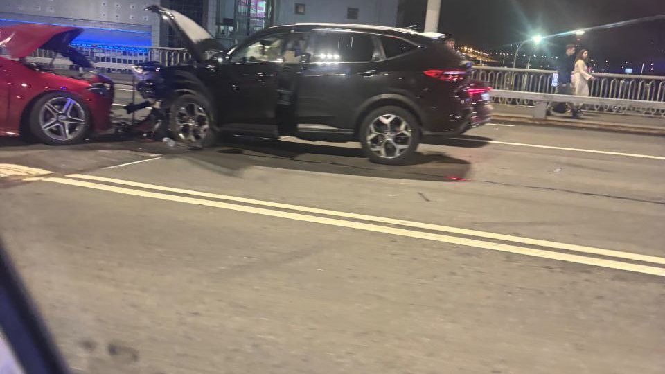 В Петербурге в ночном ДТП пострадали четыре человека