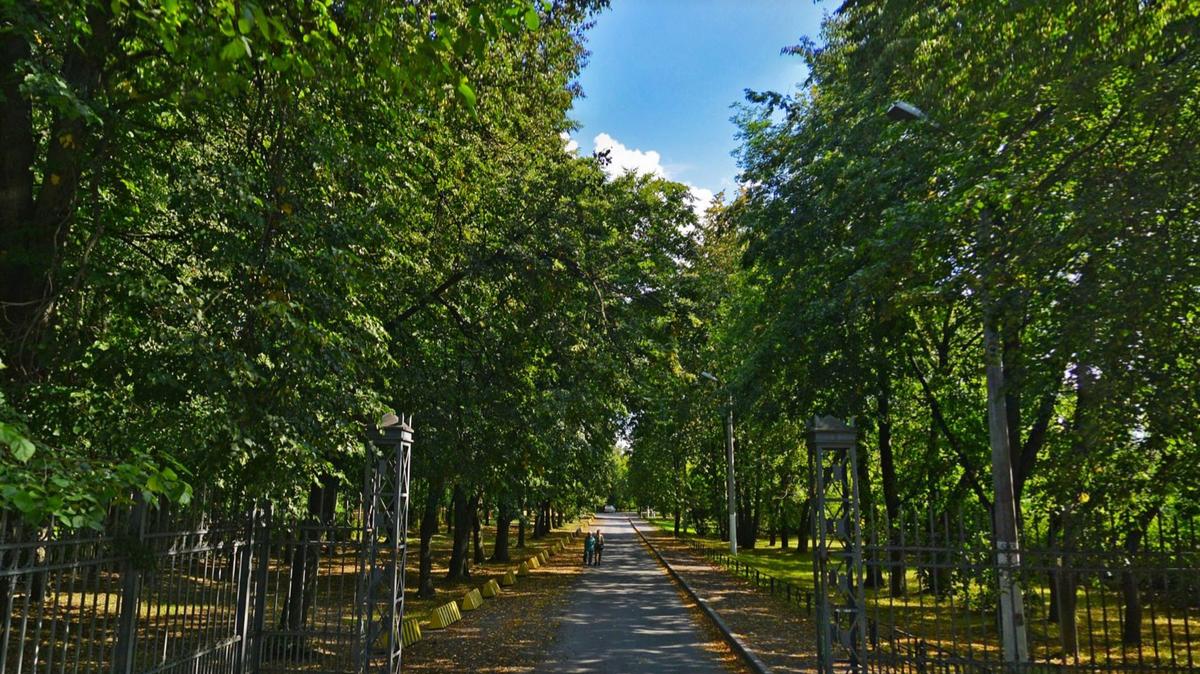 Безымянный сквер в Калининском районе назвали в честь советского разведчика